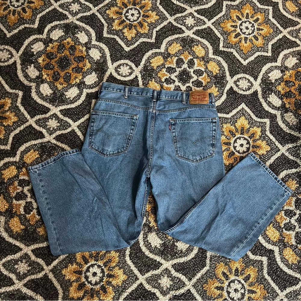 Men's Levi Blue Jeans 40x30 - Picture 2 of 3